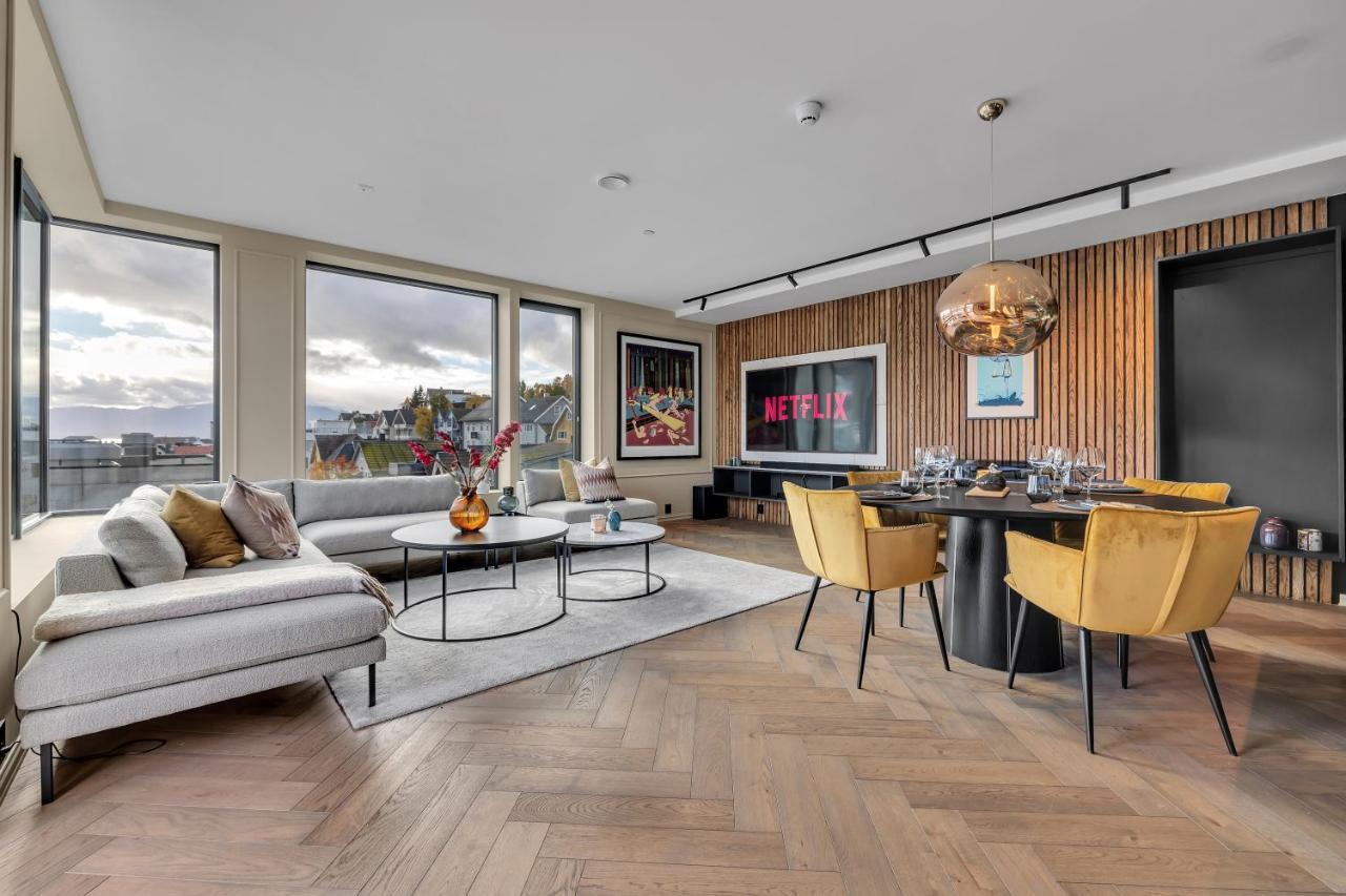 Penthouse In Downtown Tromso New Apartment Екстериор снимка